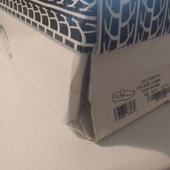 NIB Olive Suede - Moccasins Loafers Drivers 9.5 - Retail for $119 - Picture 13 of 13